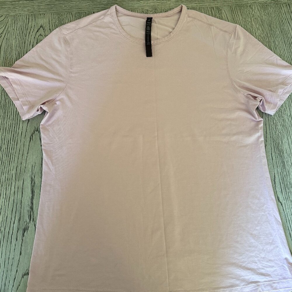 Lululemon Men's 5 Year Basic T-Shirt Pink (XL)